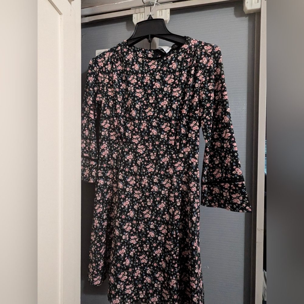 Selling a bundle set Dress & skirt